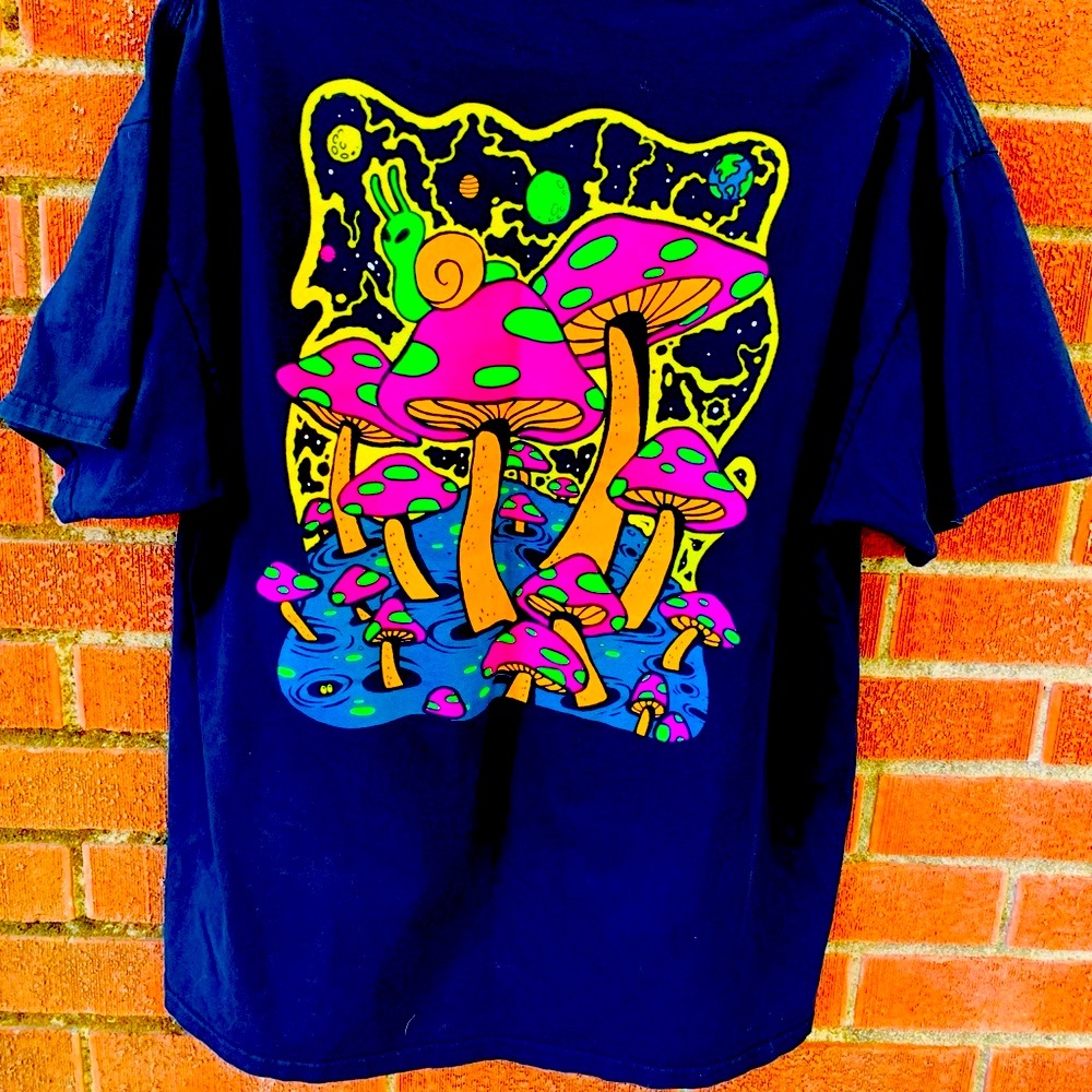 Alab trippy shrooms t-shirt